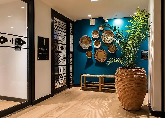Laz' Urbain Hotell