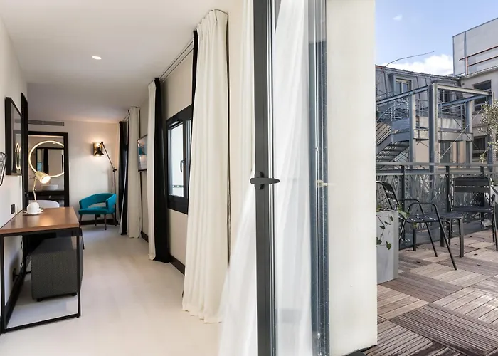 Laz' Urbain Hotell