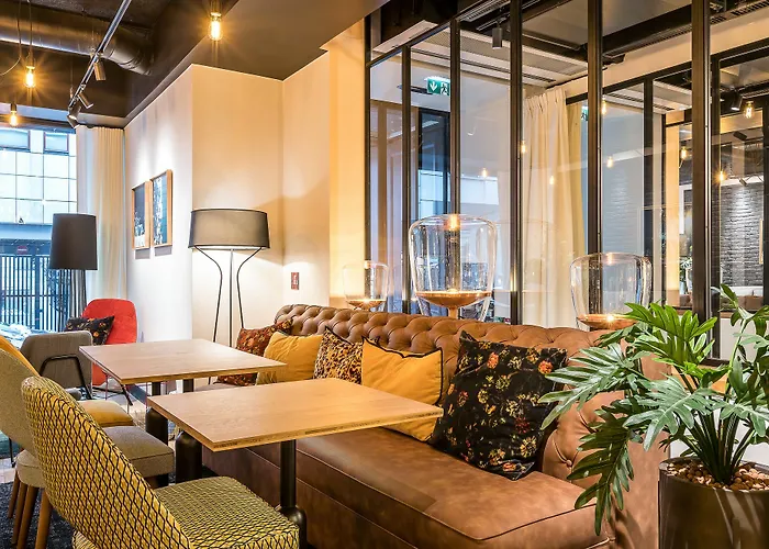 Laz' Urbain 4* Paris