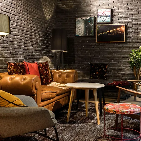 Laz' Urbain Szálloda Párizs