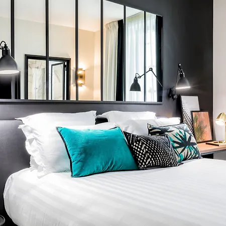 Laz' Urbain 4* Paryż