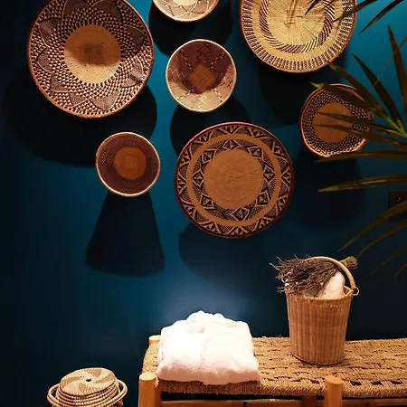 Laz' Urbain 4* Párizs