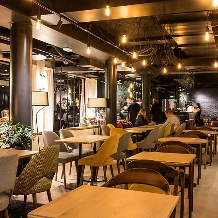 Laz' Urbain 4* Párizs