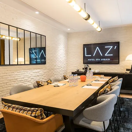 Laz' Urbain מלון