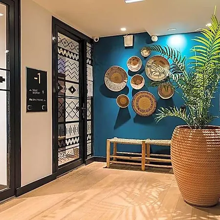 Laz' Urbain Hotel 4*