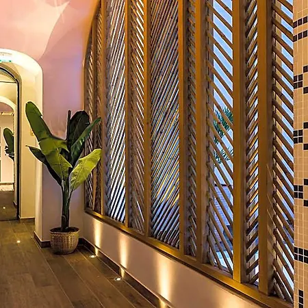 Laz' Urbain Hotel Paříž