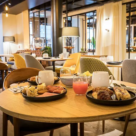 Laz' Urbain 4* Paris