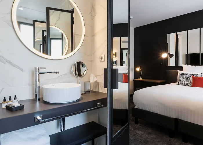 Laz' Urbain 4* Paris