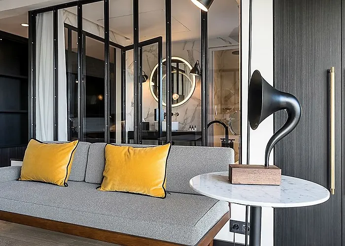 Laz' Urbain 4* Париж