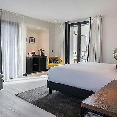 Отель Laz' Urbain 4*