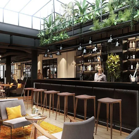 Laz' Urbain 4* Paris